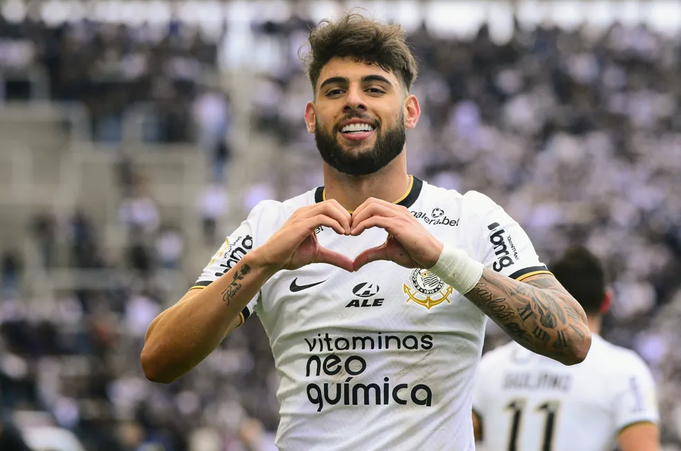 Corinthians avalia proposta de R$ 121 milhões por Yuri Alberto a Premier League