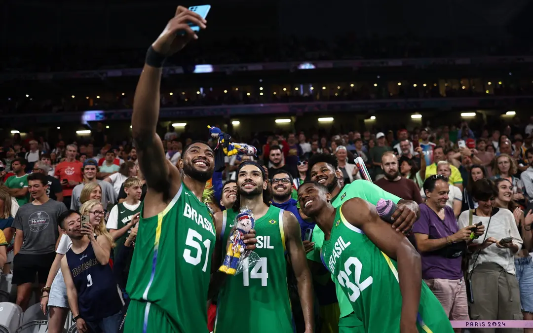 Brasil garante vaga nas quartas do basquete e deve encarar ‘Dream Team’ dos EUA