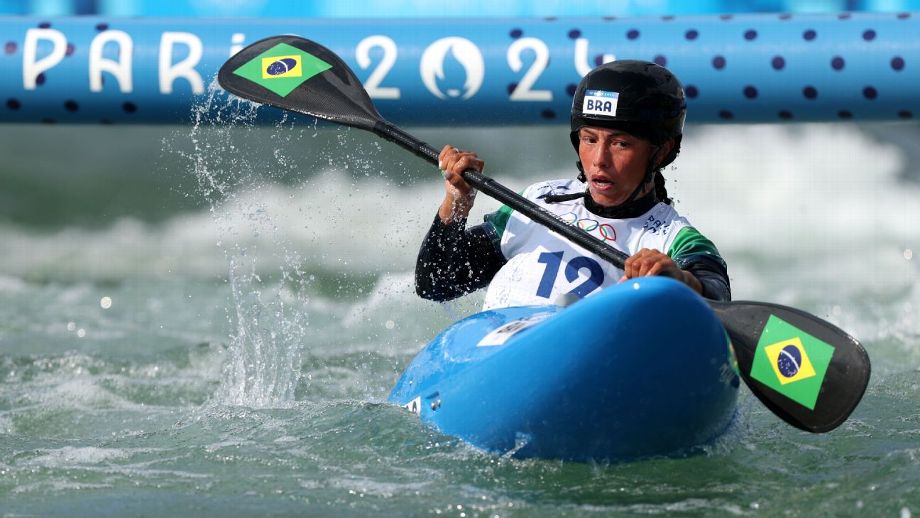 Ana Sátila avança às quartas de final no caiaque cross nas Olimpíadas