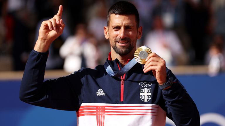 Djokovic vence Alcaraz em 'superfinal' histórica no tênis e conquista a medalha de ouro