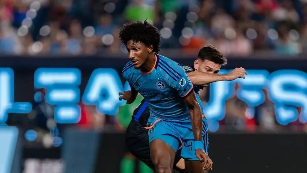 Corinthians encaminha a contratação do atacante Talles Magno, ex-Vasco da Gama