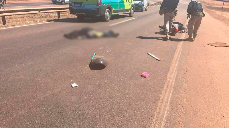 Motociclista que morreu atropelada por caminhão na BR-364 é identificada