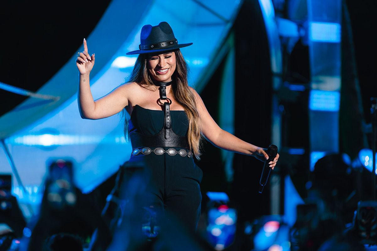 Simone Mendes será a atração desta quinta-feira (08) na 50ª Exposul
