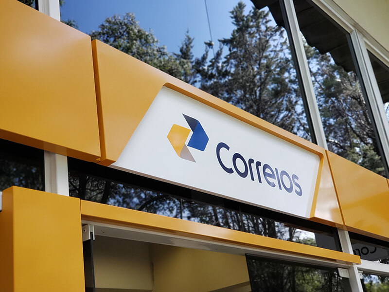 Com prejuízo histórico Correios entram em greve