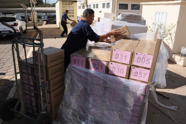 TRE-MT recebe materiais de logística para Eleições Municipais de 2024