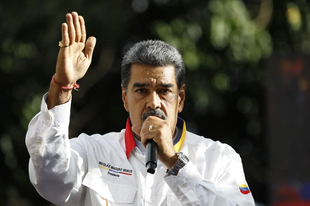 Maduro diz que María Corina Machado é “foragida da justiça” e manda que ela se entregue ao governo ditador