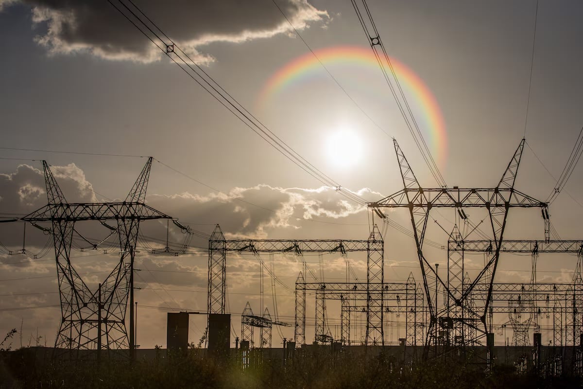 Estudo mostra o motivo da energia do Brasil ser barata, mas a conta para o consumidor ser cara; veja