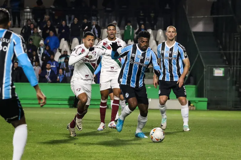 Grêmio vence o Fluminense de virada e tem a vantagem para o jogo de volta da Libertadores