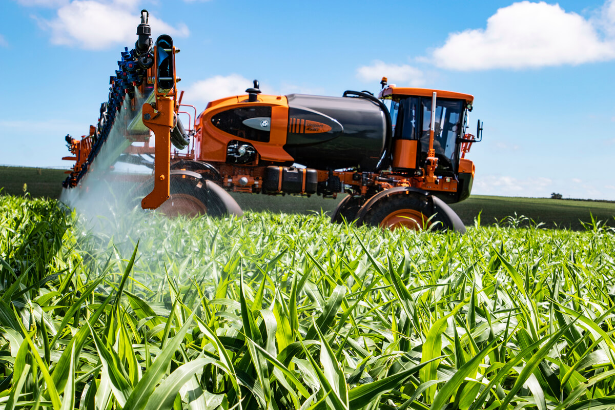 Defensivos agrícolas: crescem áreas tratadas no 1º semestre de 2024, diz pesquisa