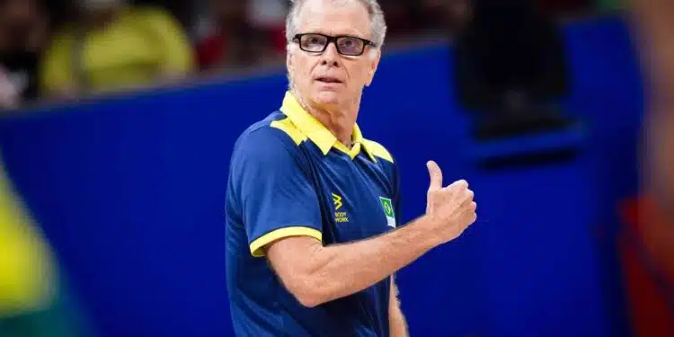 Técnico da seleção masculina de vôlei, Bernardinho engata namoro com famosa jornalista da Globo