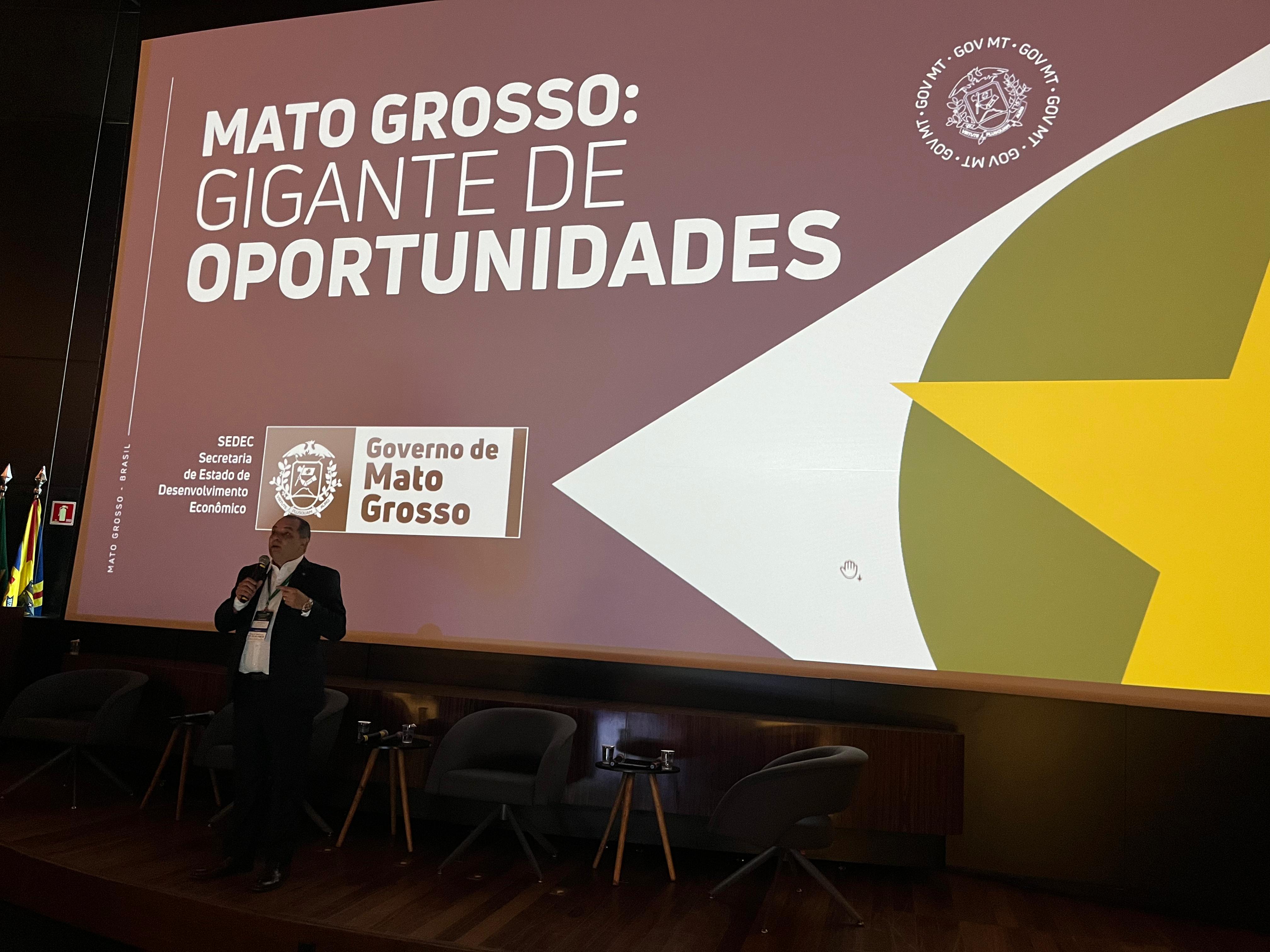 Mato Grosso é gigante em oportunidades para o setor florestal, afirma secretário de Desenvolvimento Econômico em evento ambiental