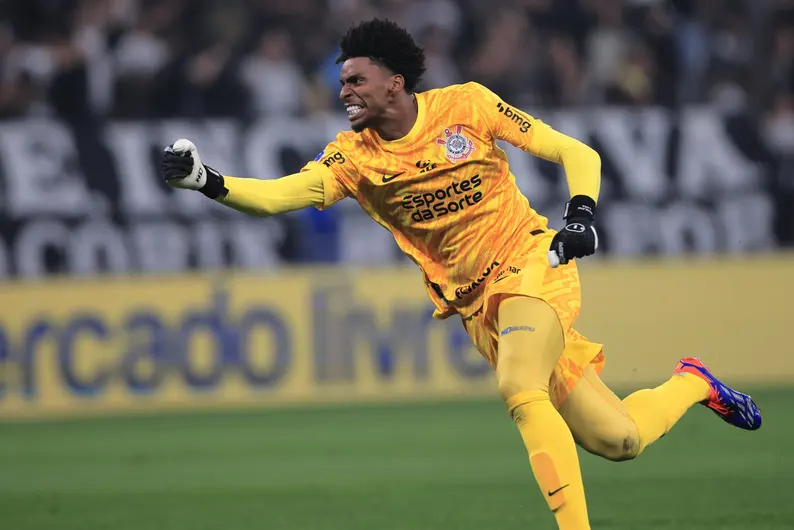 Corinthians vence o Bragantino nos pênaltis e avança na Sul-Americana