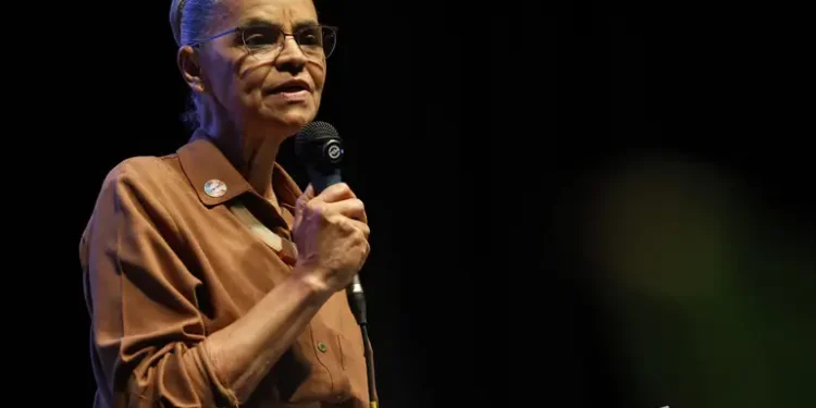 Com desmatamento recorde na Amazônia, Marina Silva culpa mudanças climáticas