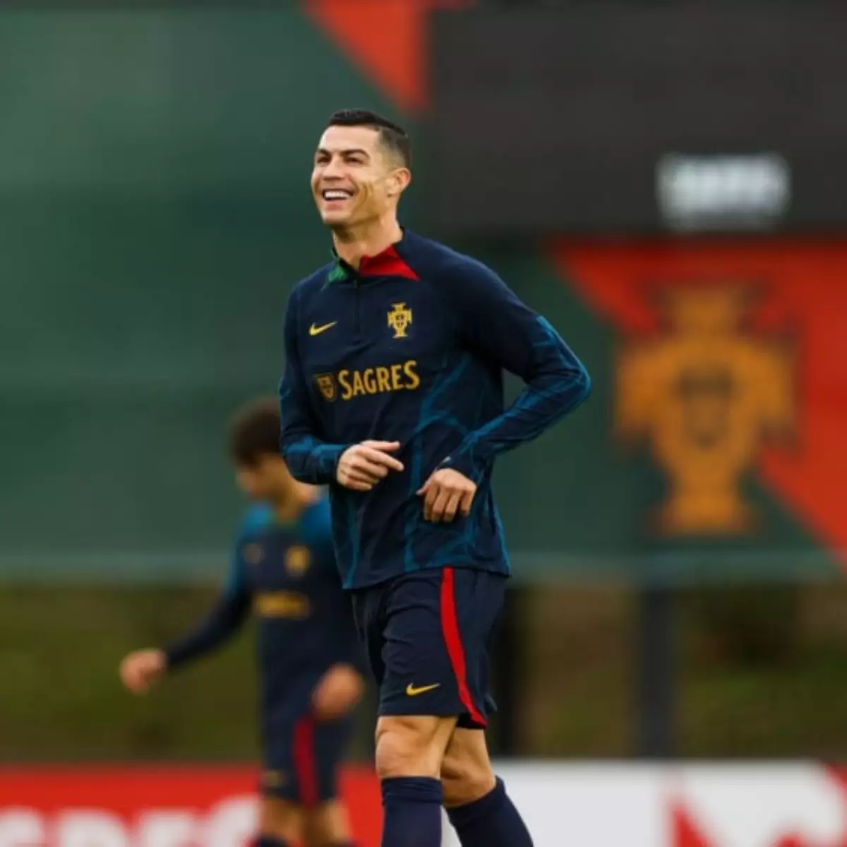 Cristiano Ronaldo lança canal no YouTube e quebra recordes