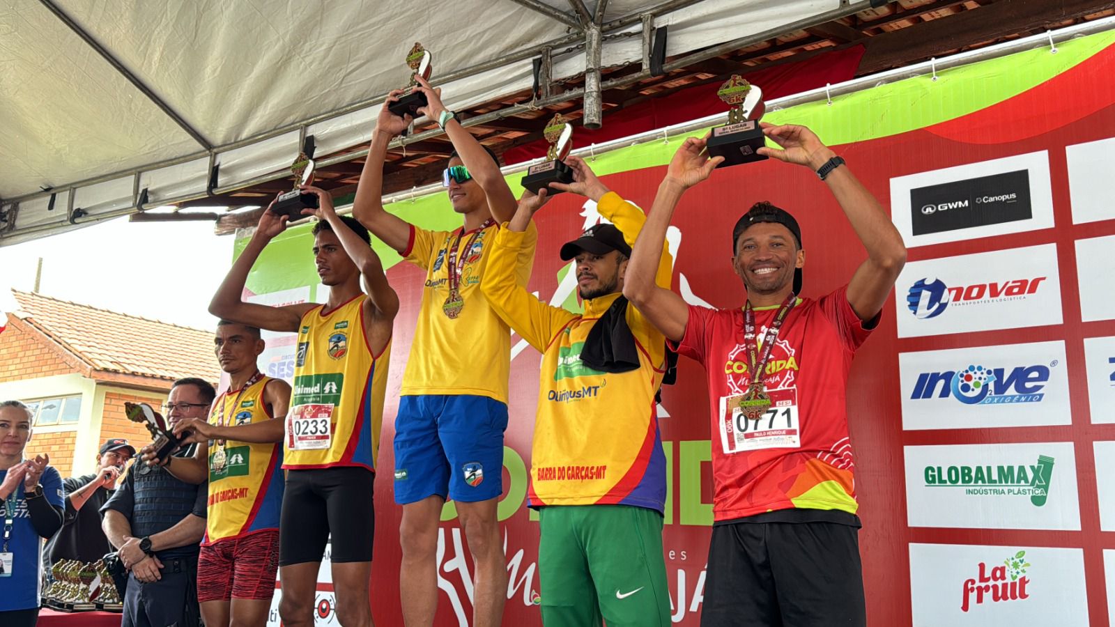 Pelo segundo ano seguido, atletas de Barra do Garças vencem corrida de rua de Várzea Grande
