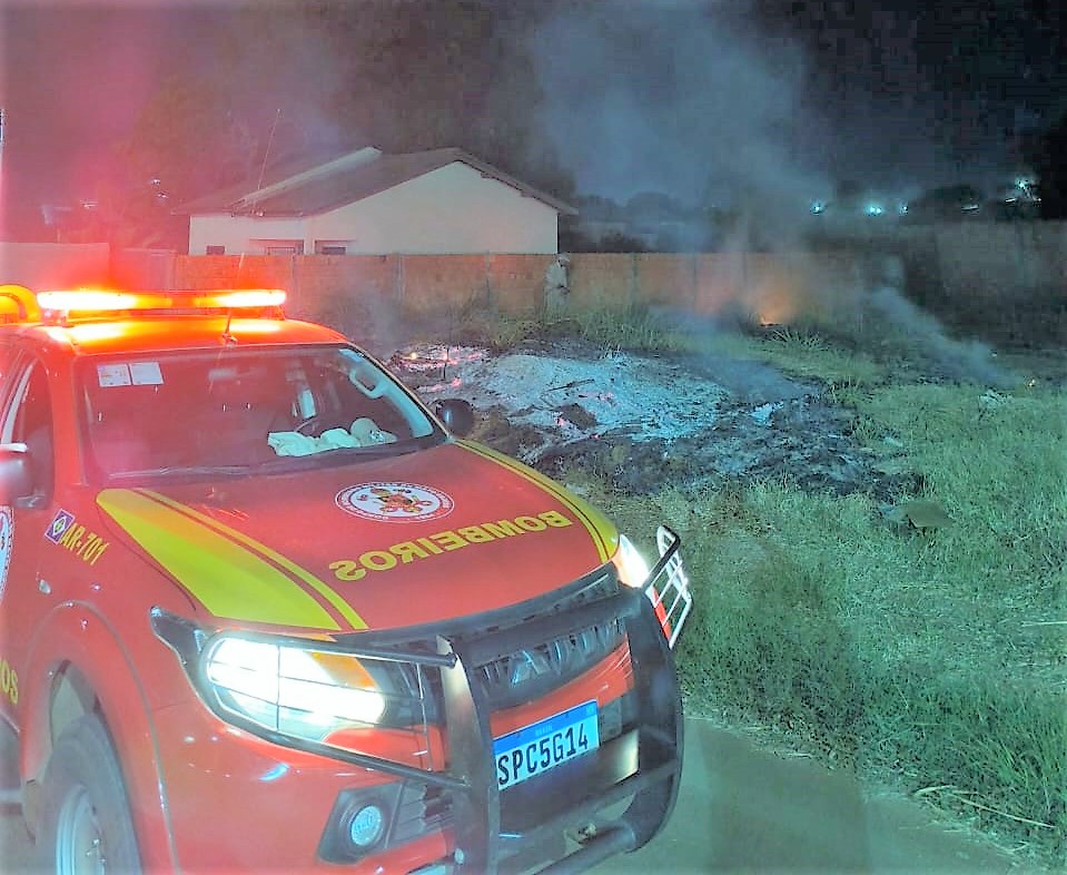 Corpo de Bombeiros Militar combate três incêndios em terrenos baldios em Rondonópolis
