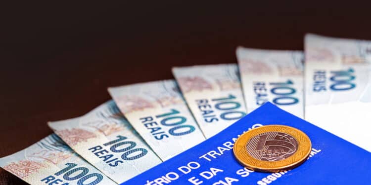 AGORA: Orçamento de 2025 faz previsão e revela valor do novo salário mínimo; VEJA