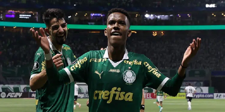 Estêvão a um passo de superar marca histórica de Neymar