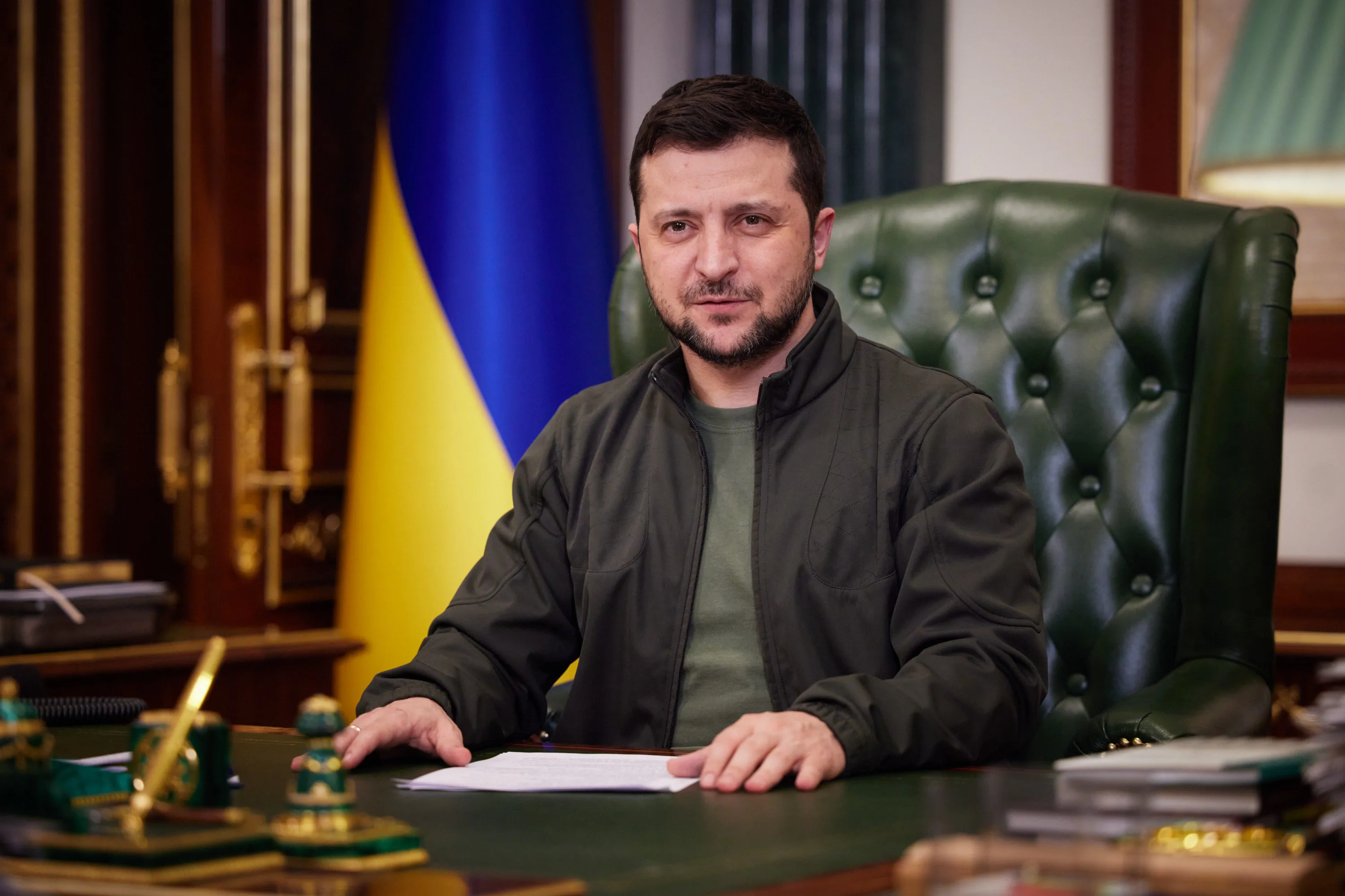 Zelensky pede autorização para uso de armas ocidentais em ataques à Rússia