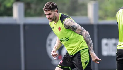 Vasco tenta superar retrospecto ruim contra o Athletico-PR para garantir vaga