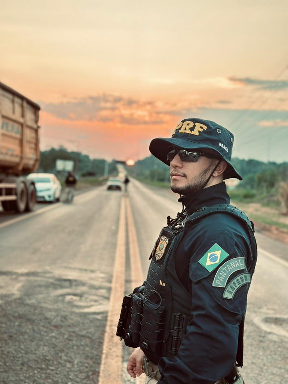 Motorista com Mandado de Prisão é Preso na BR-364 em Rondonópolis