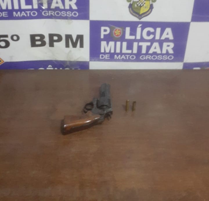 Polícia Militar prende suspeito por tentativa de roubo e porte ilegal de arma de fogo