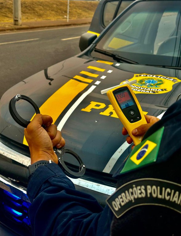 PRF prende 10 Motoristas Alcoolizados no Final de Semana