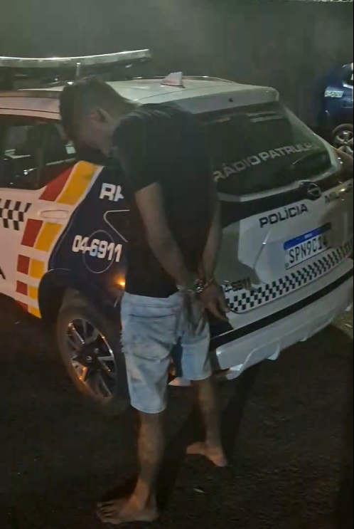 Adolescente é flagrado furtando casa e detido em Rondonópolis