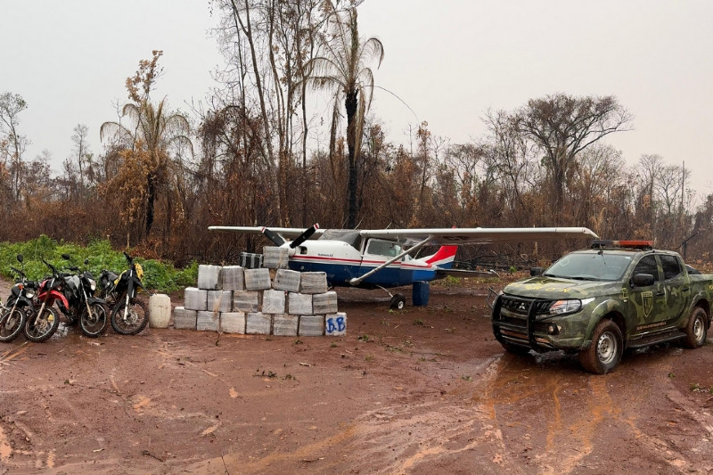 Gefron apreende 600 kg de cocaína e mata dois traficantes em confronto na Terra Indígena Pequizal