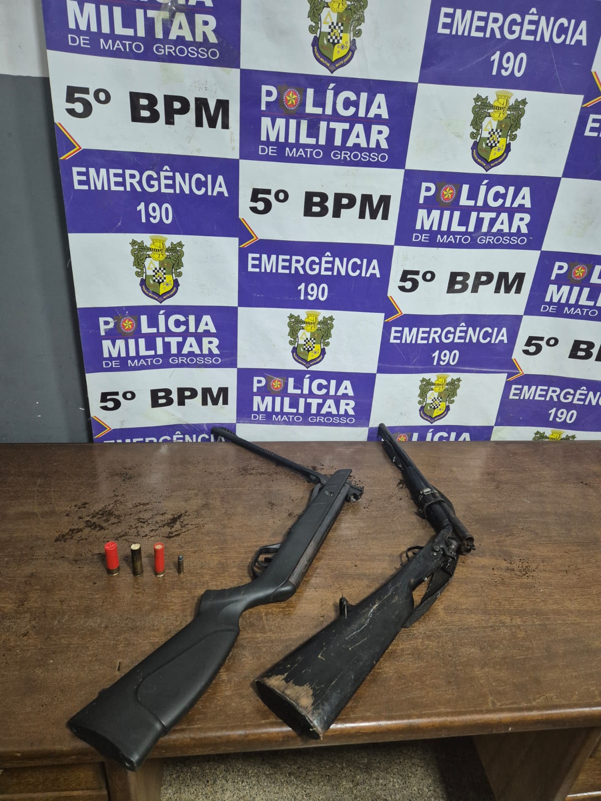 Polícia encontra armas de fogo em casa onde teria ocorrido agressão doméstica em Rondonópolis