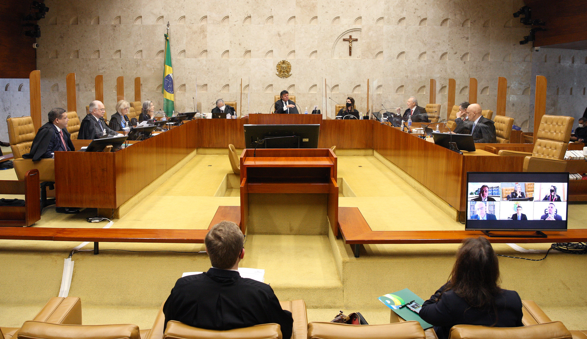 Comissão da Câmara aprova PEC que limita poderes do STF