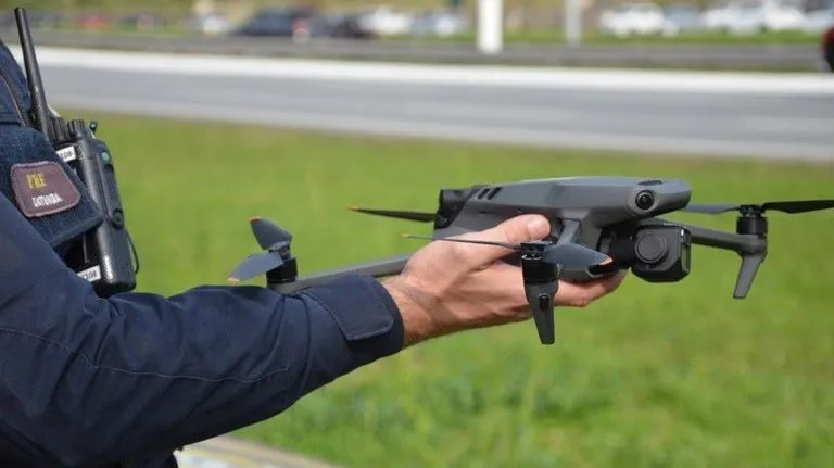 Atenção, motorista! PRF já utiliza drones para aplicar multas