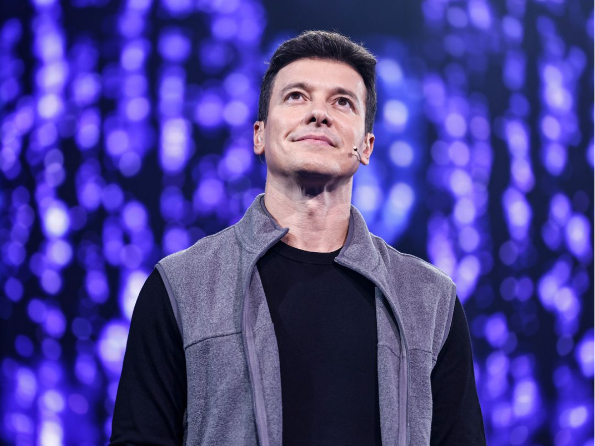 Rodrigo Faro deixou programa gravado para se dedicar à cirurgia da mulher