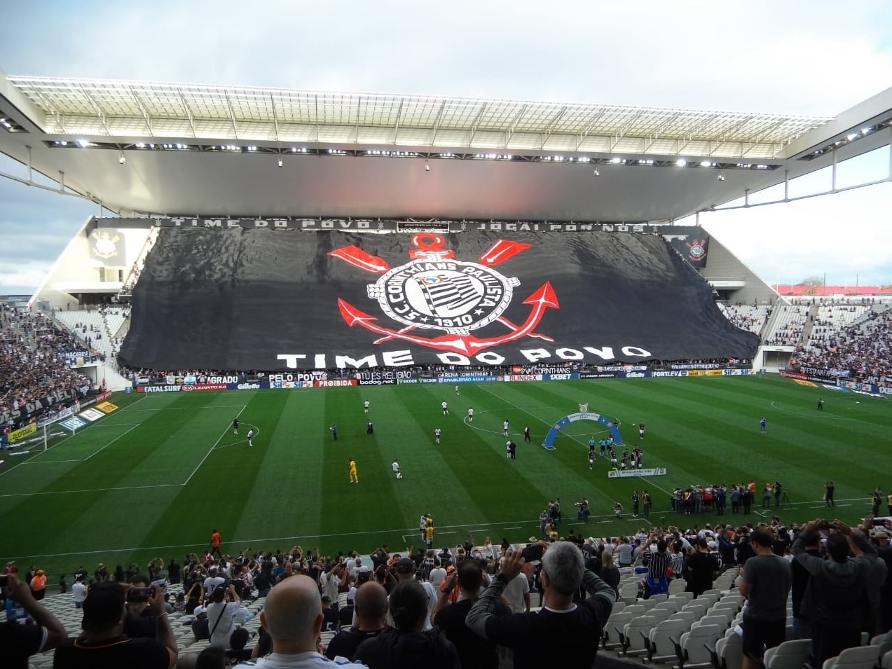 Corinthians na Mira de Investidores Árabes: Negociação Bilionária Agita o Futebol Brasileiro