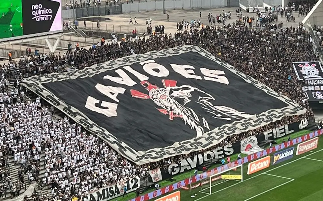 Corinthians, Gaviões e Caixa oficializam ‘vaquinha’ para quitar Arena