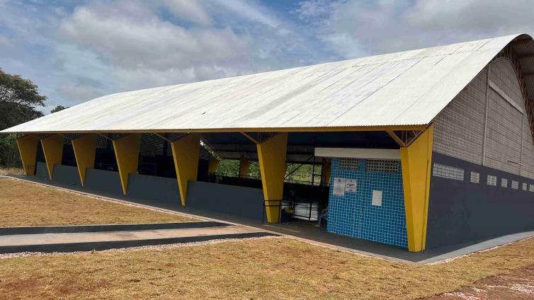 Chapada dos Guimarães | Prefeito Osmar Froner inaugura quadra poliesportiva na Jangada Roncador