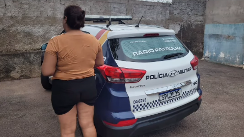 Mulher é flagrada tentando furtar produtos em mercado de Rondonópolis