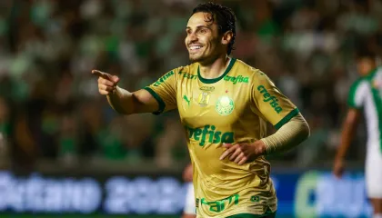 Palmeiras vence o Juventude em jogo de oito gols e show de Veiga
