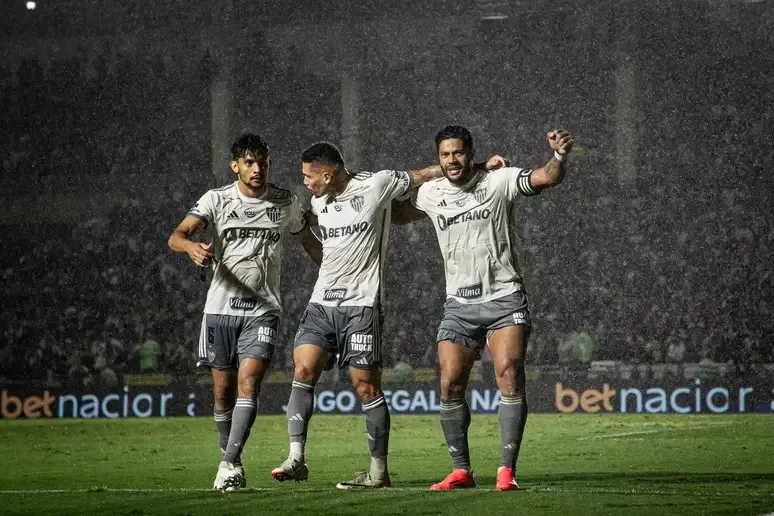 Atlético-MG é único clube do país “vivo” em três competições na temporada