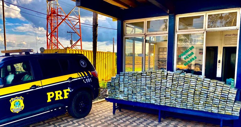 PRF Efetua Apreensão de Mais de 730 Quilos de Drogas em Operações Recentes