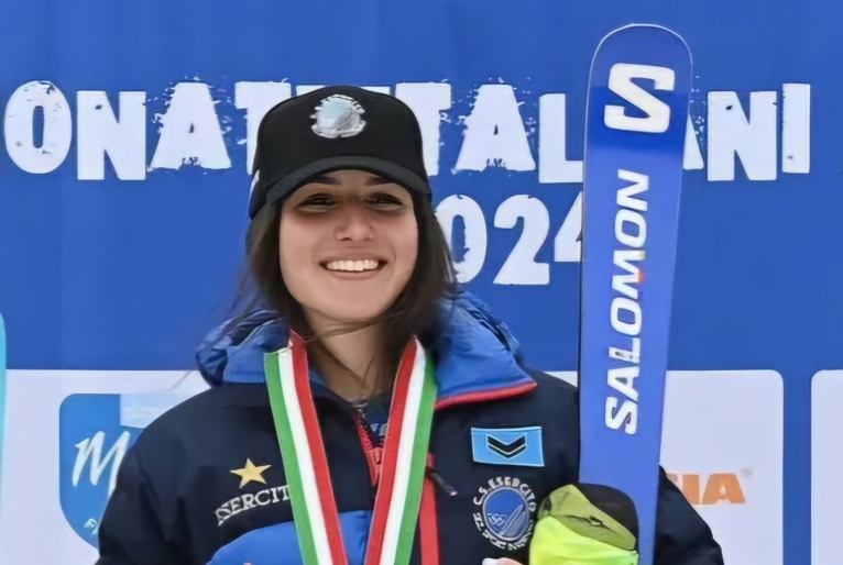 Esquiadora de 19 anos morre durante treino na Itália