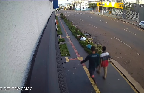 Gangue invade loja em Rondonópolis e leva diversos produtos; polícia pede ajuda da população