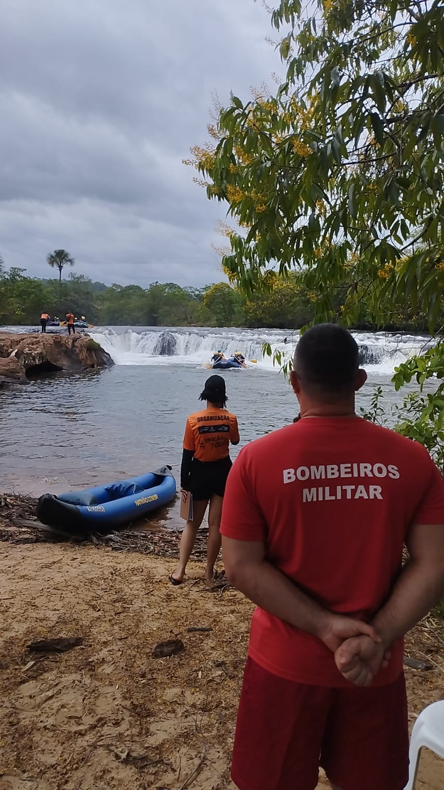 Jaciara | Corpo de Bombeiros realiza ação de prevenção e segurança durante campeonato de Rafting