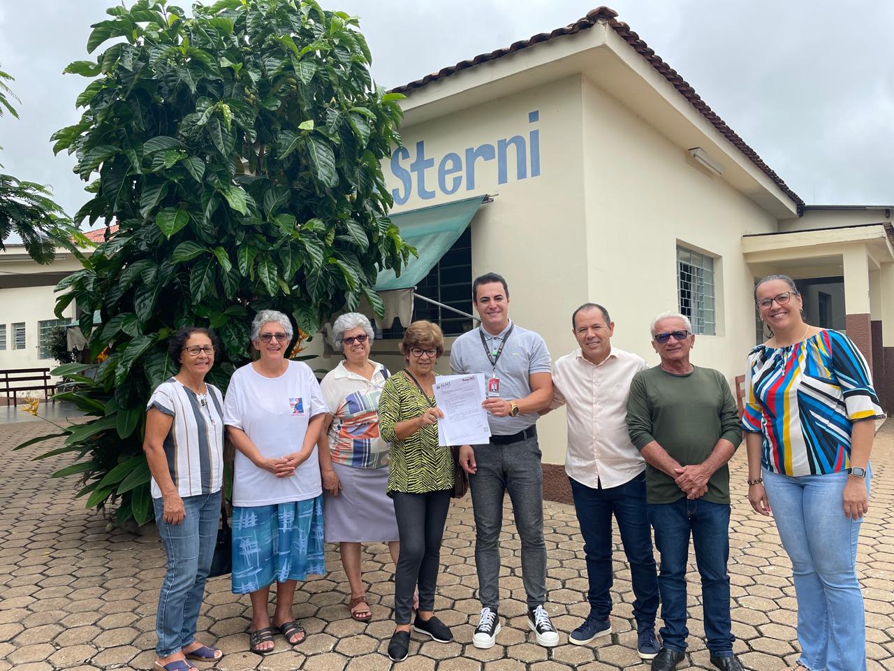 Guiratinga | Thiago Silva viabiliza veículo para idosos da Casa de Repouso