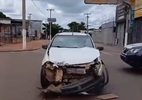 Rondonópolis | Acidente no Centro: Imprudência e Falta de Respeito ao Semáforo