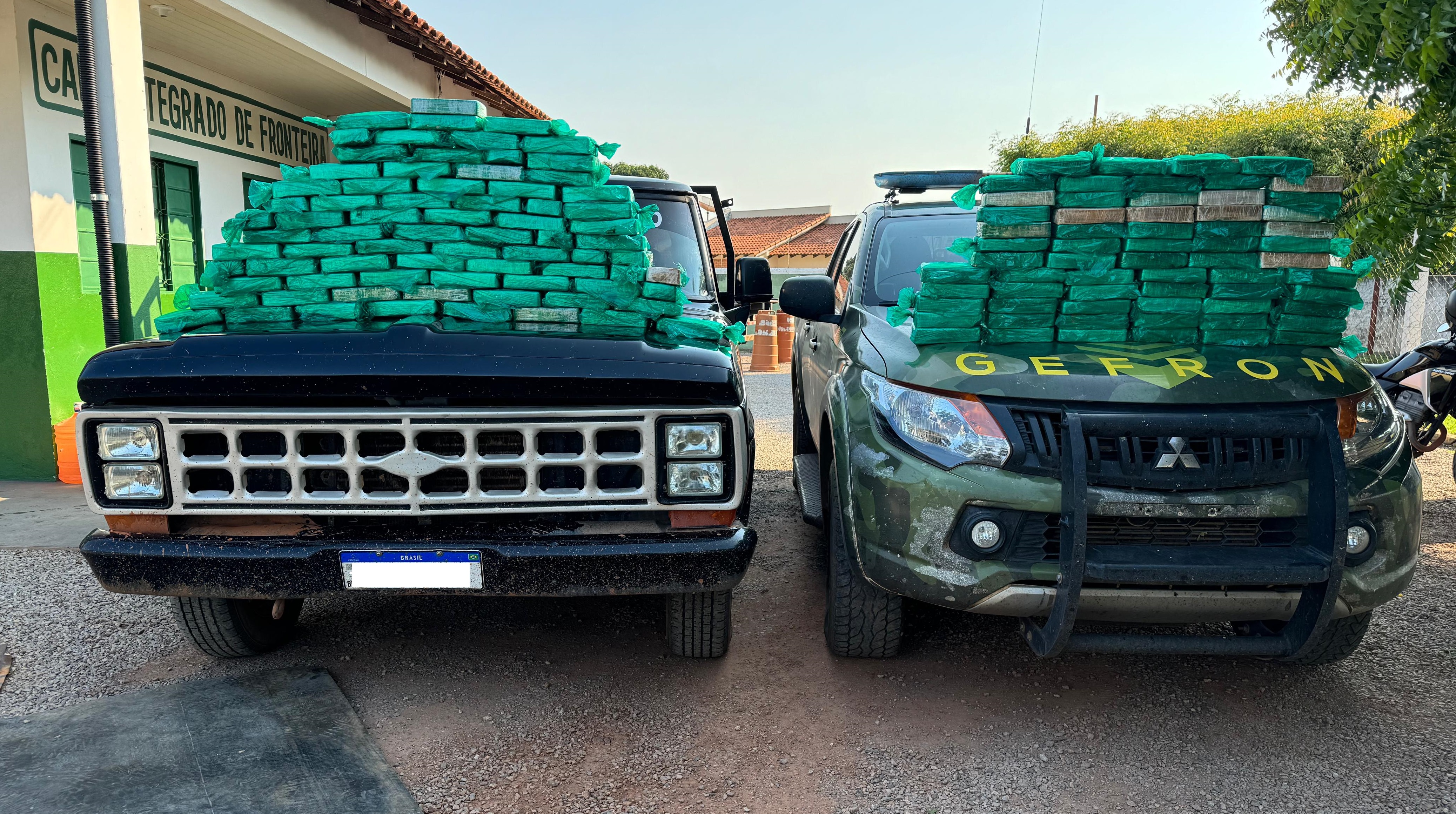 Gefron apreende 140 tabletes de pasta base de cocaína e causa prejuízo de R$ 2,5 milhões ao crime