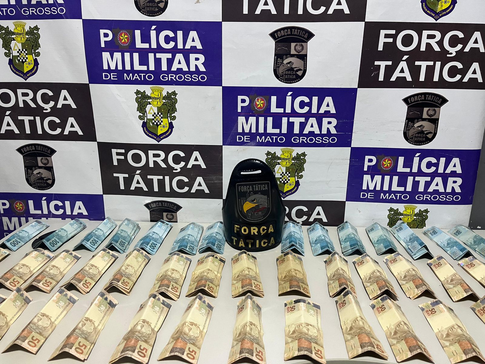 Força Tática prende integrantes de organização criminosa e apreende R$ 19,4 mil em espécie