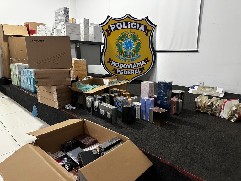 Rondonópolis | Fiscalização na BR-364 resulta na apreensão de mercadorias sem comprovação fiscal