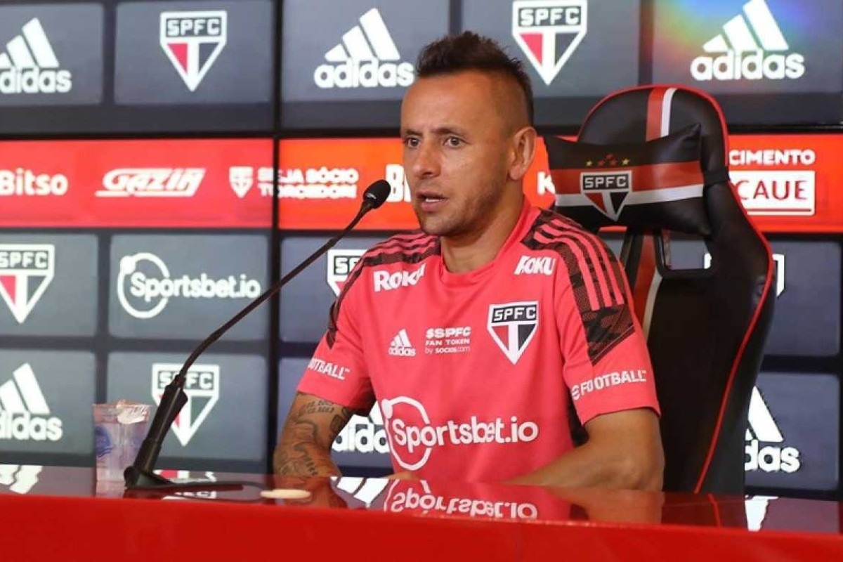 De saída do São Paulo, Rafinha chora e manda recado para a torcida; veja