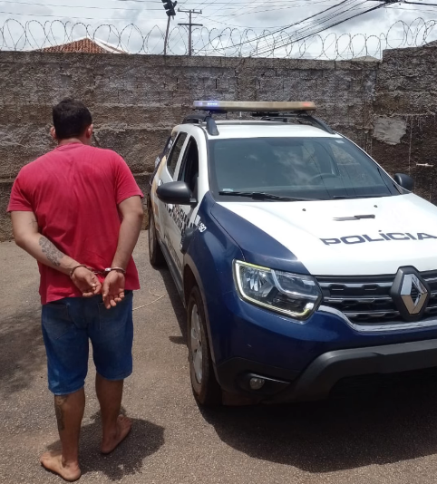 Homem ameaça o pai com faca e é preso em Rondonópolis